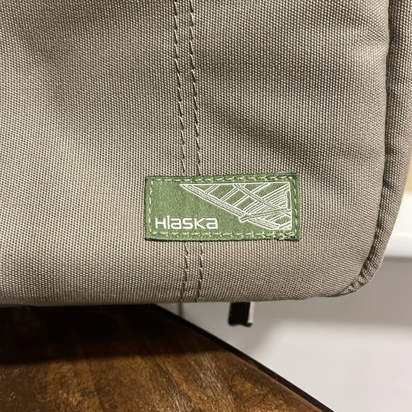 Hlaska Radiant Briefcase Laptop Bag with Shoulder Strap - Picture 2 of 10